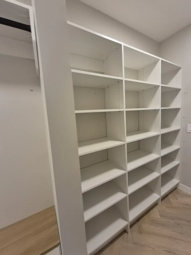 White walk-in pantry in the Edmonton area, after Famille Closets installation